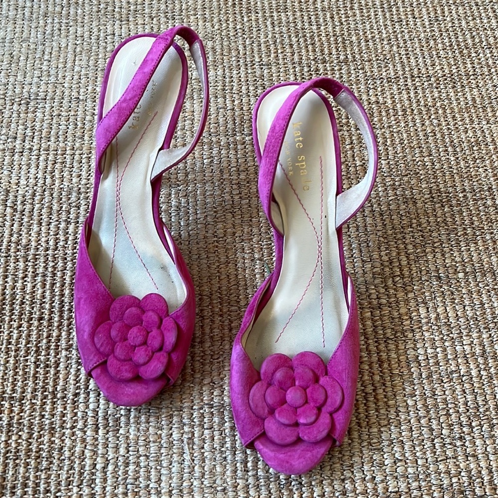 Beautiful vintage Kate Spade Fuchsia suede heels. Size 8